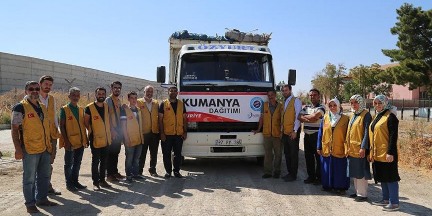 Cerablus'a gıda ve kıyafet yardımı