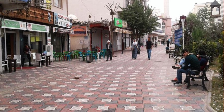 Cizre Belediyesi Sanat Sokağı'nı yeniden düzenledi