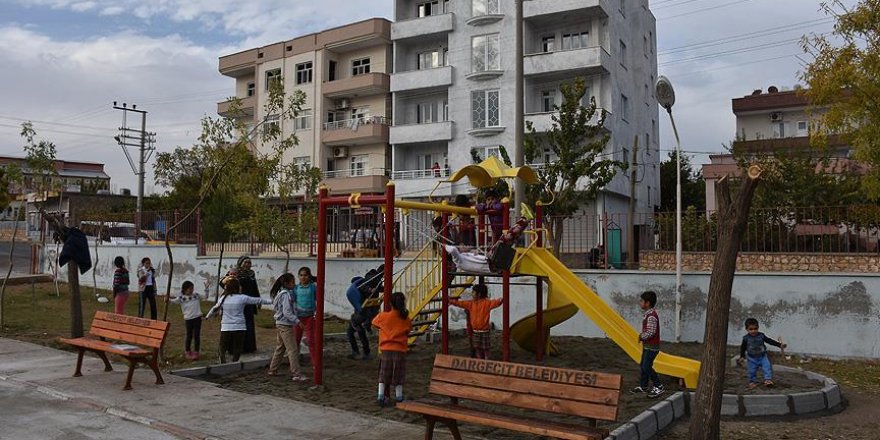Görevlendirme yapılan belediyeden çocuklara oyun parkı
