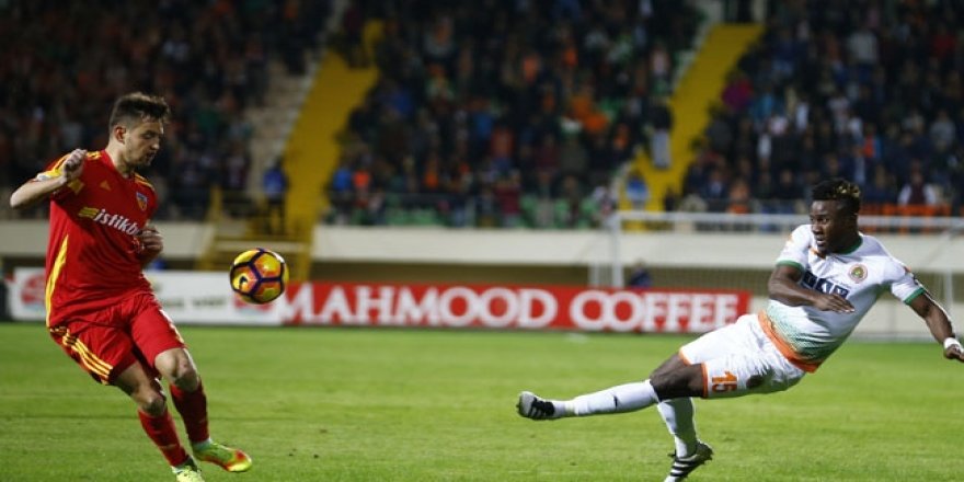 Alanyaspor 3 puanı 3 golle aldı