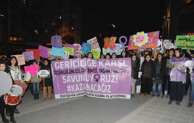 Eskişehirli kadınlardan şiddet protestosu