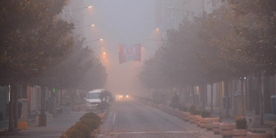 Balıkesir’de yoğun sis hayatı olumsuz etkiledi