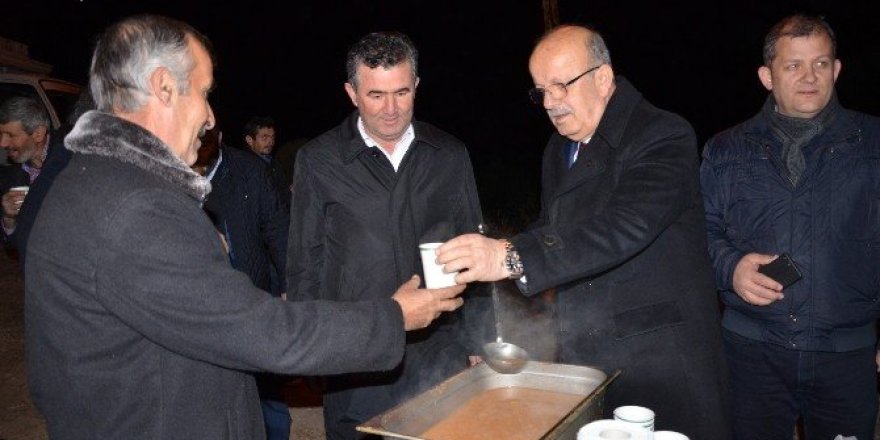 Belediyeden akşam soğuğunda sıcak çorba