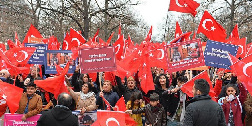 Strazburg'da 'Teröre Lanet, Demokrasiye Davet' mitingi