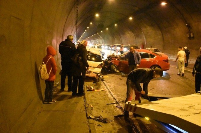 Tünelde zincirleme trafik kazası; 2’si ağır 5 yaralı