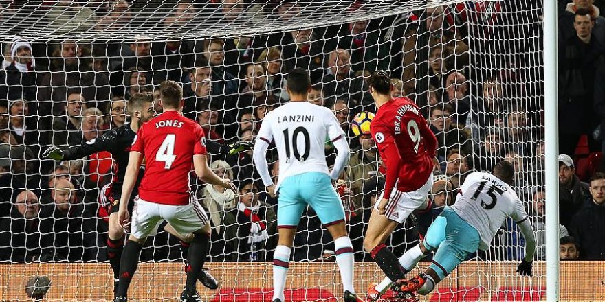 Manchester United sahasında galibiyeti unuttu