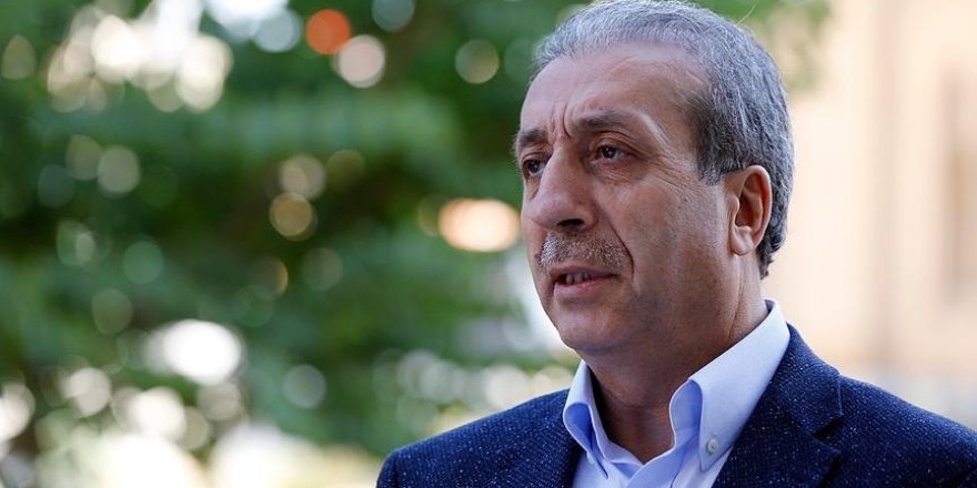 Eker: Temenni ediyoruz ki Hariri bir an önce hükümeti kurar