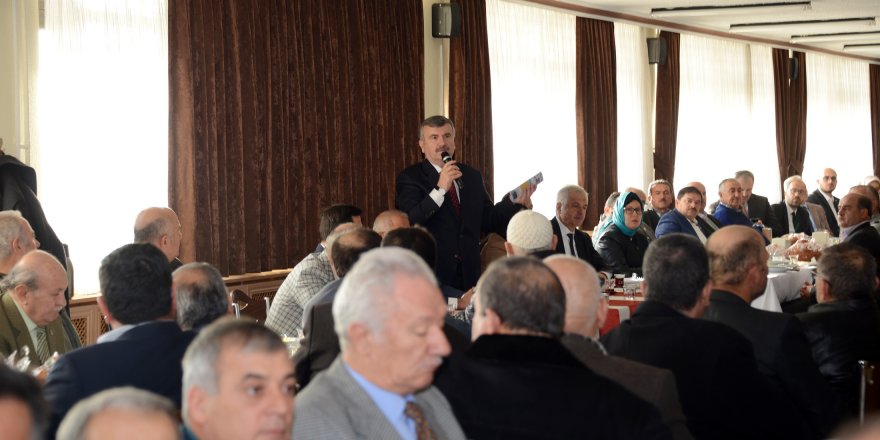 Başkan Akyürek muhtarlarla “Meram”ı konuştu