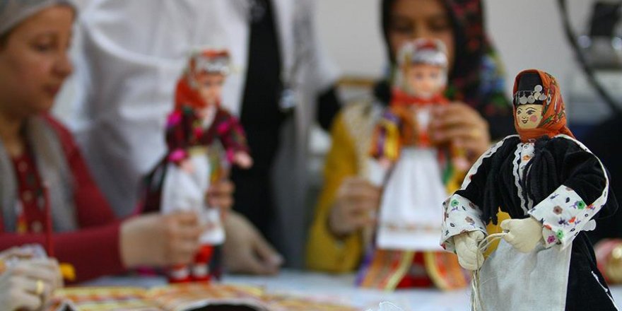 'Ezo Gelin' oyuncak bebeklerde yaşatılıyor