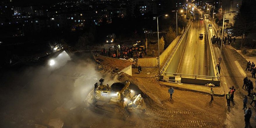 1071 Malazgirt Bulvarı'ndaki gecekondu kaldırıldı