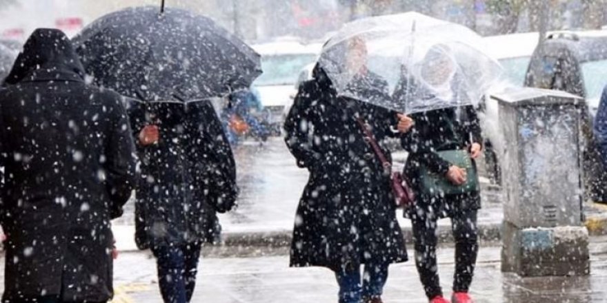 İstanbul'da beklenen kar yağışı başladı!
