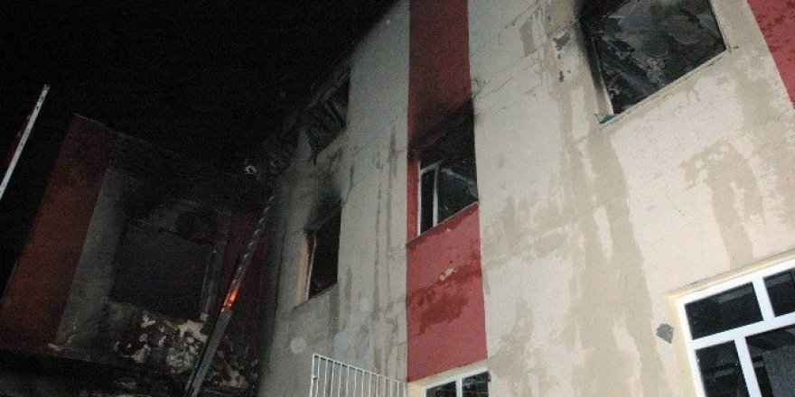 Adana'daki yurt yangını eskiyen şartellerden çıktı