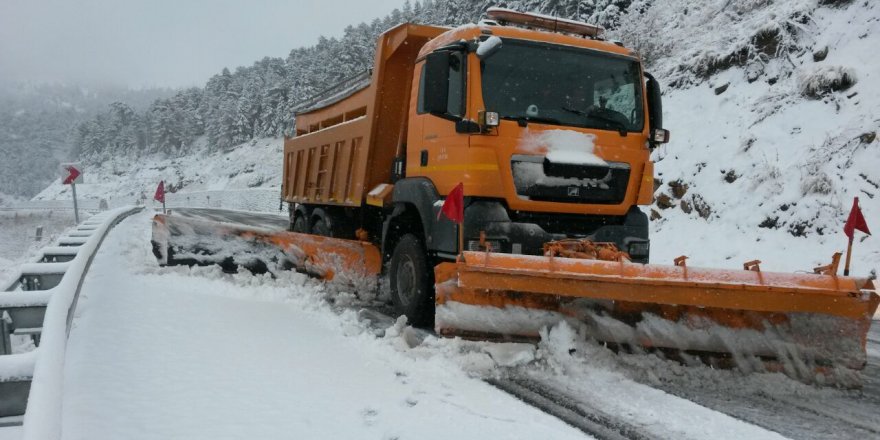 Akseki-Seydişehir karayolunda kar yağışı