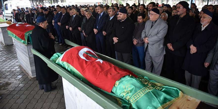 Yurt yangınında hayatını kaybedenlere hüzünlü veda