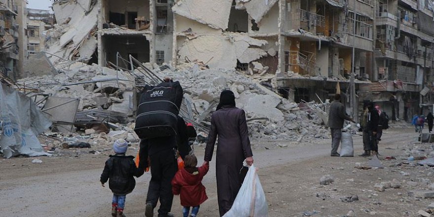 Halep'te 400 bin kişi yerinden edildi