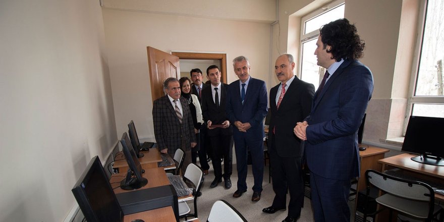 Konya Cumhuriyet Başsavcılığından bilgisayar bağışı