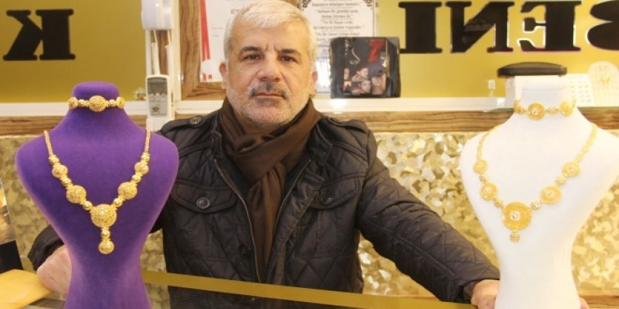 Doları bozduran vatandaş, altına yatırım yapıyor
