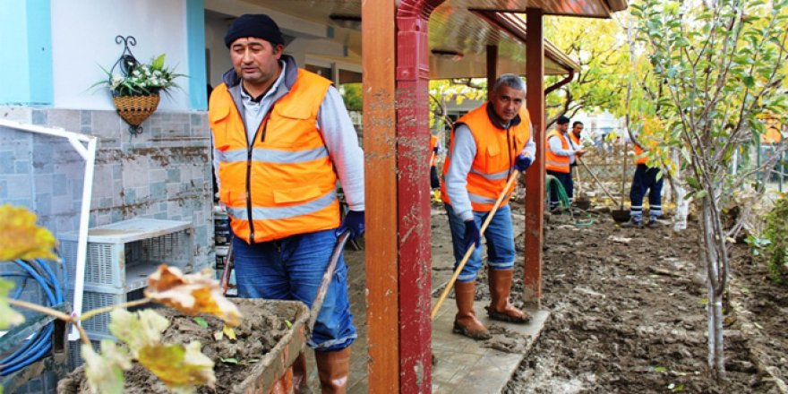 Sel felaketinin ardından yaralar sarılmaya çalışılıyor