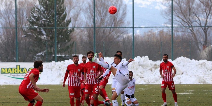 Konya Anadolu Selçukspor deplasmanda kaybetti
