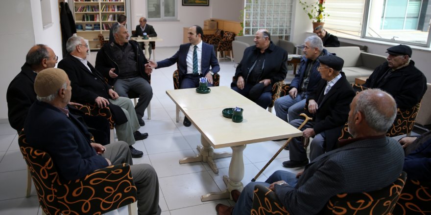 "Lokaller emeklileri hayata bağlıyor"