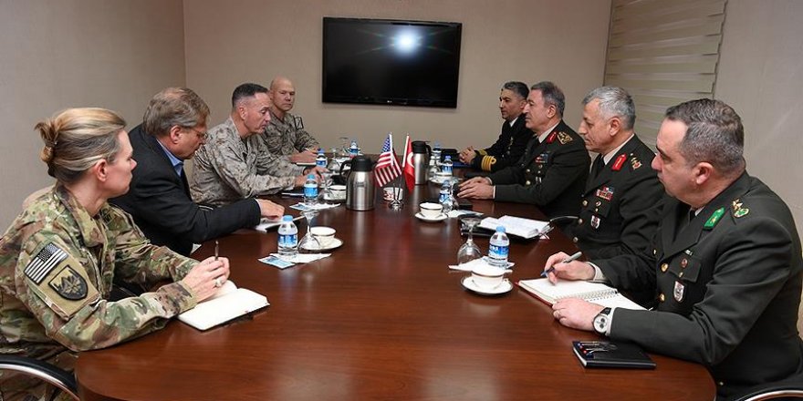 Orgeneral Akar, ABD'li mevkidaşıyla İncirlik'te görüştü