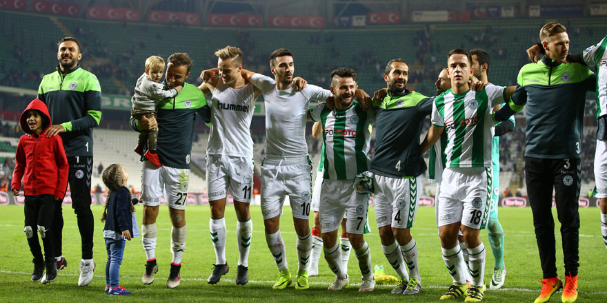 Atiker Konyaspor'da 4 futbolcuya 'kart' uyarısı
