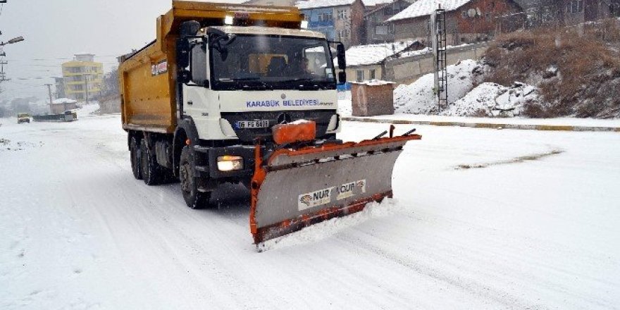 Karabük’te kar mücadelesi