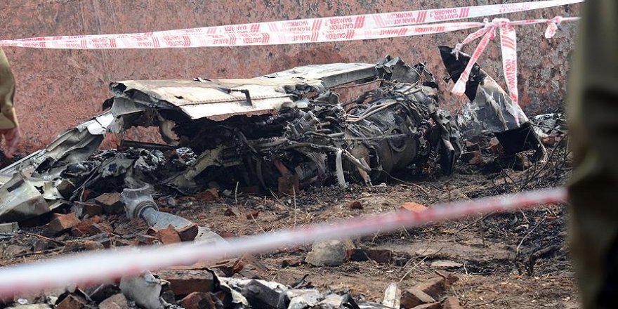 İsviçre'de havaalanında uçak düştü
