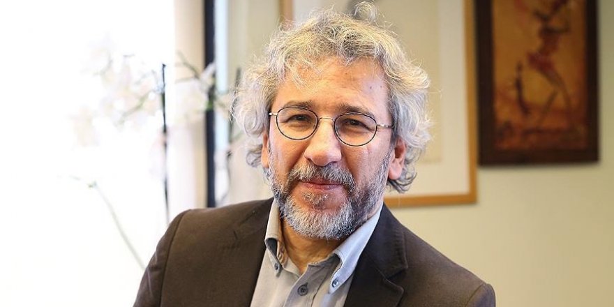 Can Dündar'a soru sormak isteyen Türk vatandaşı saldırıya uğradı