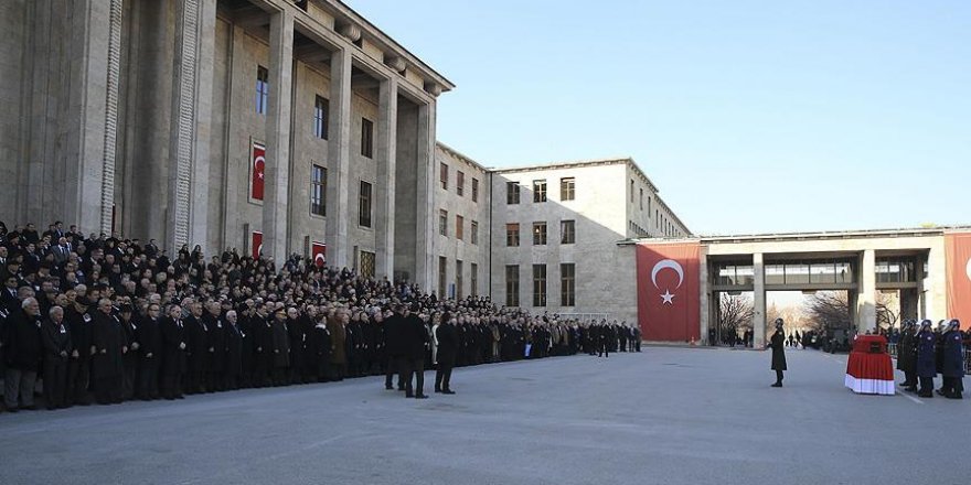 Eski TBMM Başkanı Sezgin, Meclisten uğurlandı