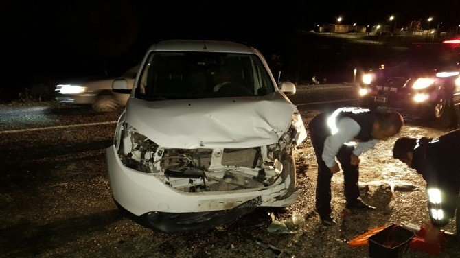 Adıyaman’da iki otomobil çarpıştı: 8 yaralı