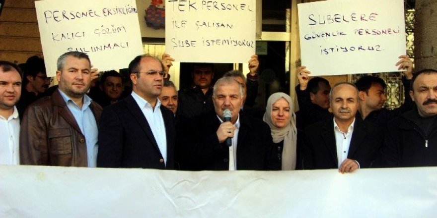 PTT çalışanları güvenlik görevlisi olmadan çalışmak istemiyor