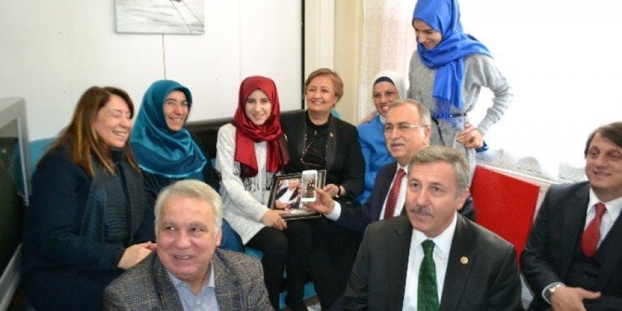 Darbe Komisyonu Heyeti 15 Temmuz Gazisini ziyaret etti