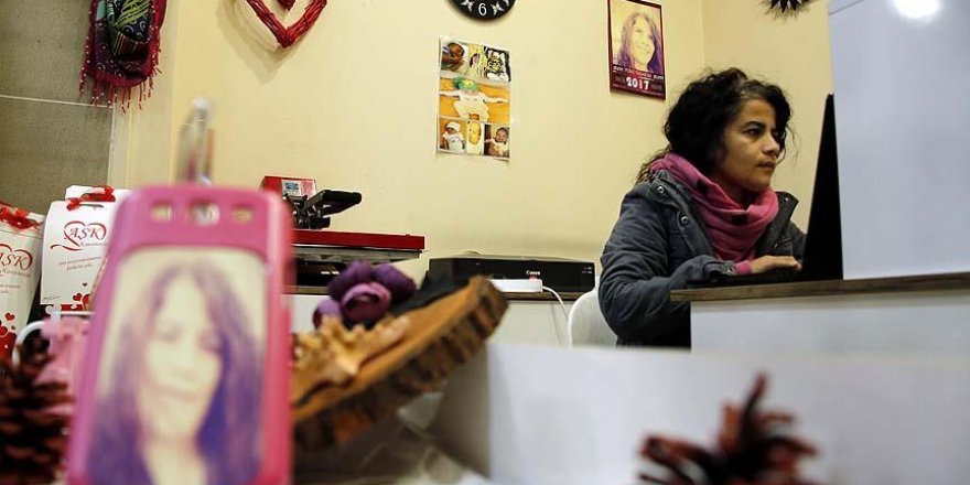 Hediye bardak, 8 kişilik aileye gelir kapısı oldu