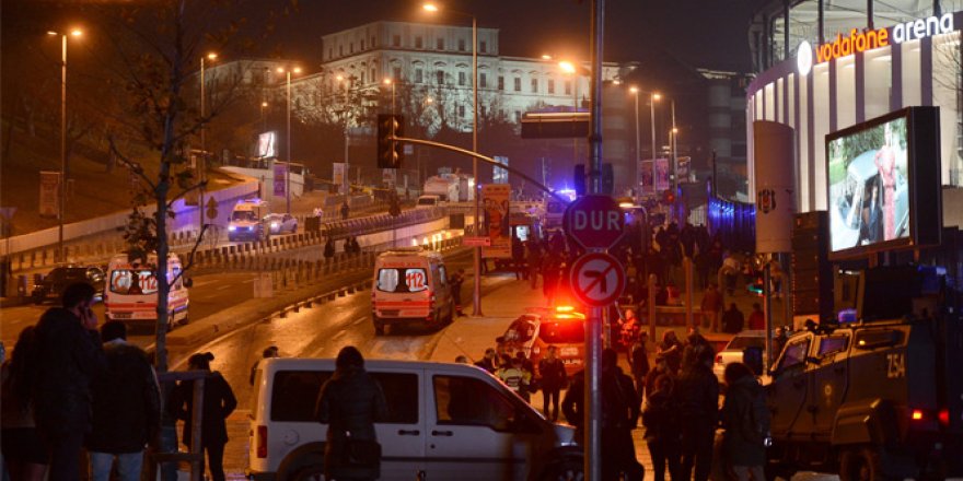 Ünlü isimler Beşiktaş'taki hain saldırı sonrası teröre lanet yağdırdı!