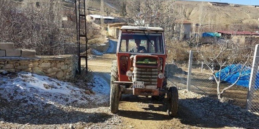 Bin dolar bozdurana traktörünü verecek