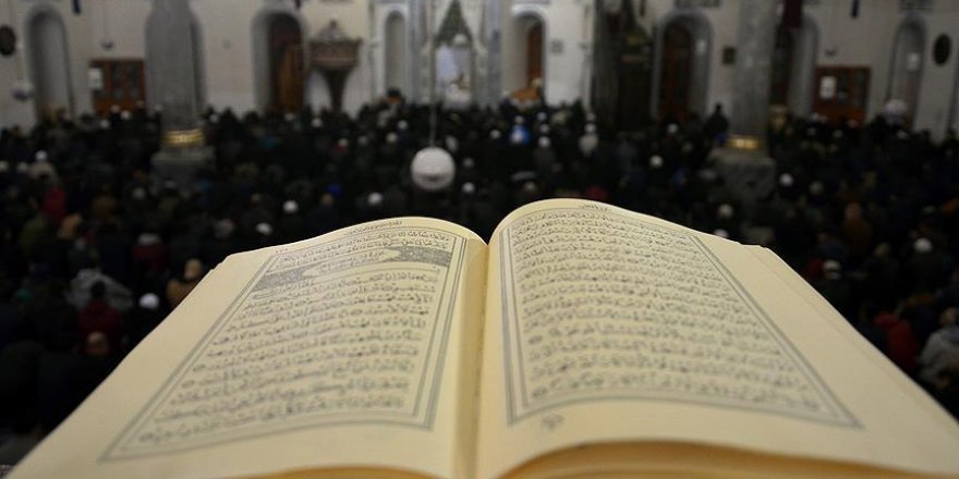 Tüm camilerde şehitler için hatim ve dualar okundu