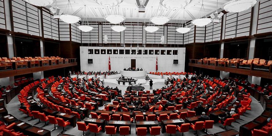 Seçilme yaşı 18'e düşüyor