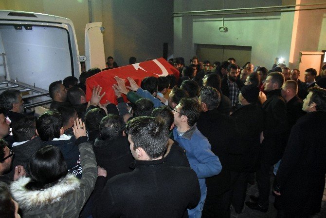 Akhisarlı şehit polisin naaşı memleketine getirildi