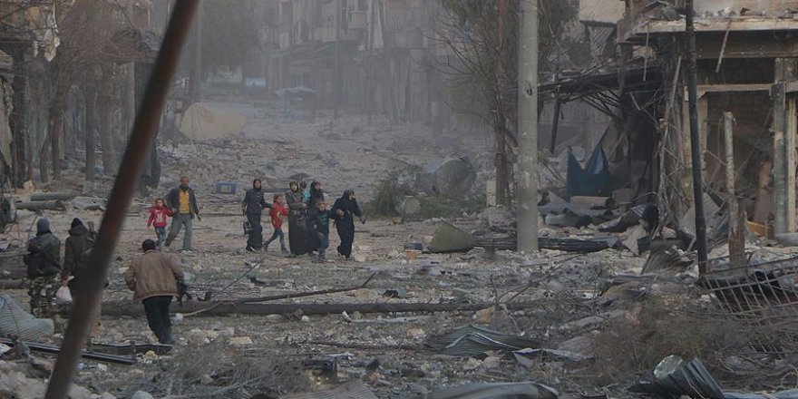 Esed, Halep'te sivil katliamını sürdürüyor