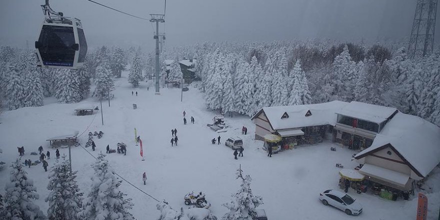 Uludağ'da kar kalınlığı yarım metreyi buldu