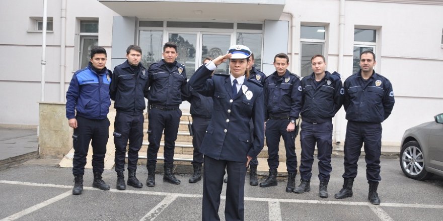 "Fahri emniyet amiri" Ayfer'den polislere duygulandıran ziyaret