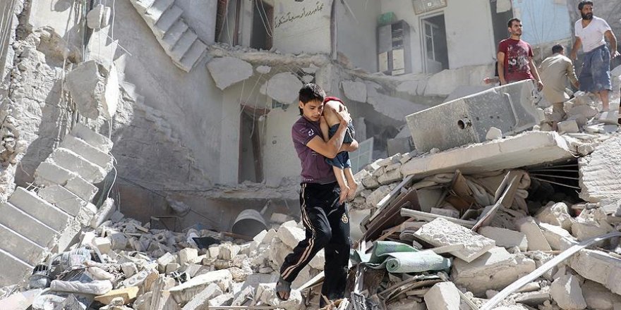 'Halep'te saldırı altındaki binada 100'den fazla çocuk mahsur'