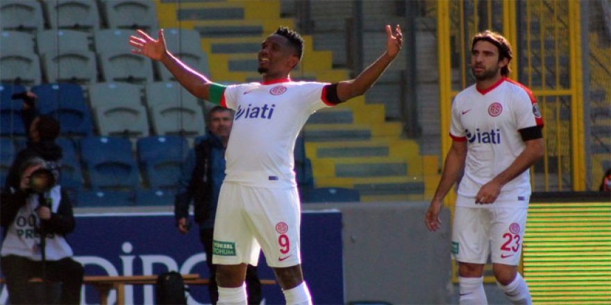 Eto’o’dan 3 dilde teşekkür