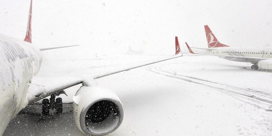 Hava ulaşımına kar engeli