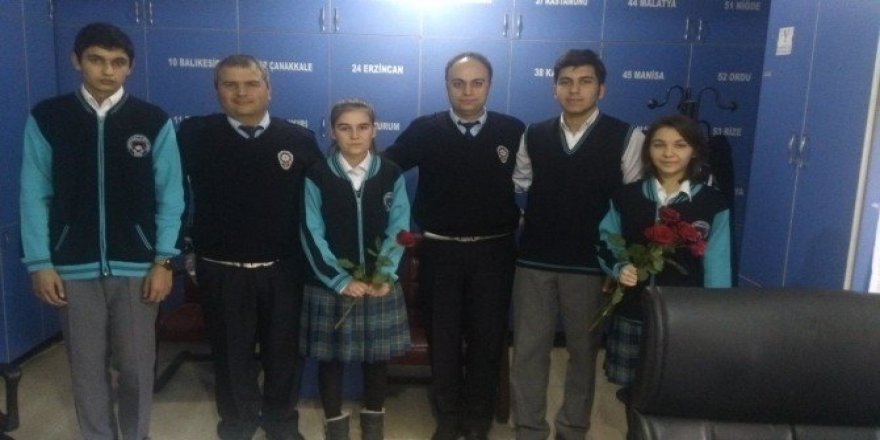 Köprülüler Anadolu Lisesi polisin yanında