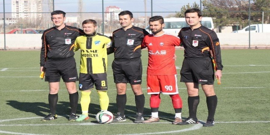 Amca-yeğen rakip oldu