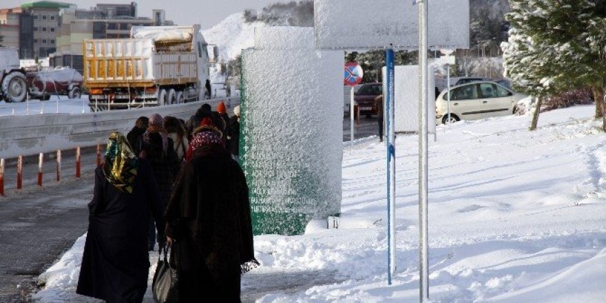 Kocaeli’ne yılın ilk karı yağdı