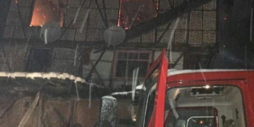 Yangında ev kullanılmaz hale geldi
