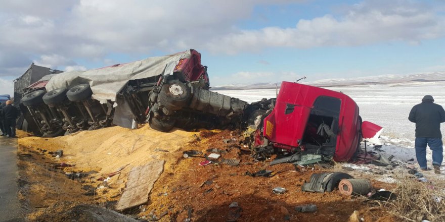 Konya'da iki tır çarpıştı: 1 ölü, 1 yaralı